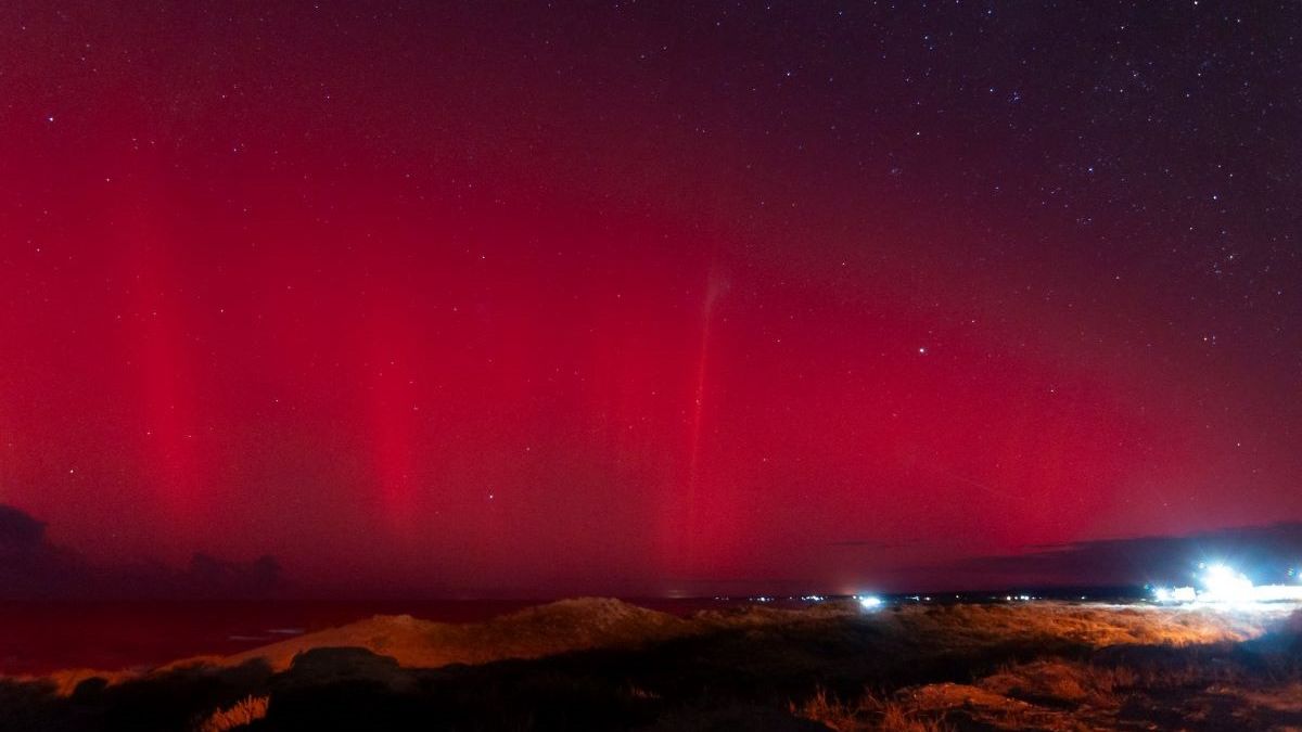 Las fascinantes fotos de las auroras australes en Las Grutas thumbnail