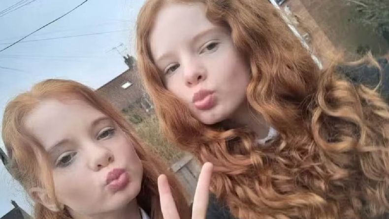 Scarlett y Olivia Bywood perdieron la conciencia durante seis horas tras consumir un cigarrillo electrónico. | LM Neuquen Scarlett y Olivia Bywood perdieron la conciencia durante seis horas tras consumir un cigarrillo electrónico.