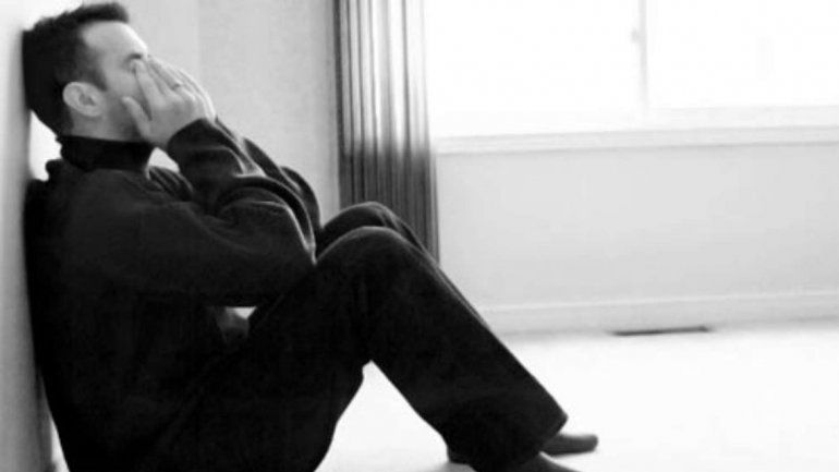 Un padre de nueve hijos pide el divorcio al enterarse que siempre fue estéril