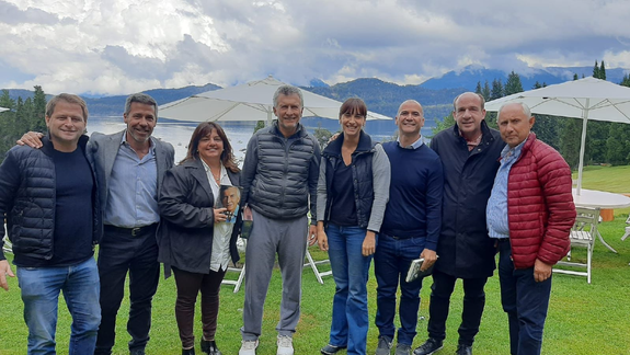 Macri recibió en su búnker neuquino a políticos de todo el país
