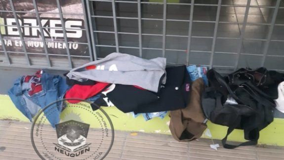 Mecheras atrapadas in fraganti por empleados de un comercio