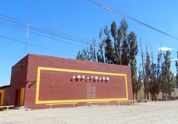 Plaza Huincul, dividida por el posible cierre de cabarets