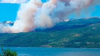 La Patagonia arde y el fuego devoró 10 mil hectáreas en Los Alerces. La Patagonia arde y el fuego devoró 10 mil hectáreas en Los Alerces.