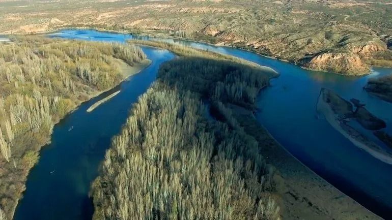 Agua que preocupa: investigan el futuro de la fruticultura en Neuquén