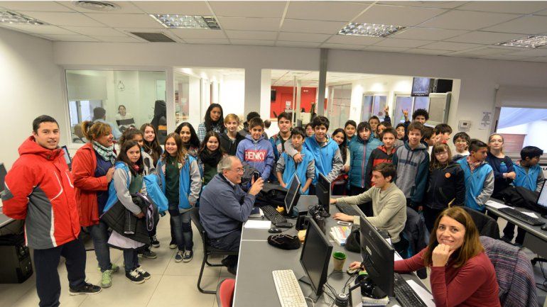 Estudiantes de la Escuela Crear visitaron la redacción del diario