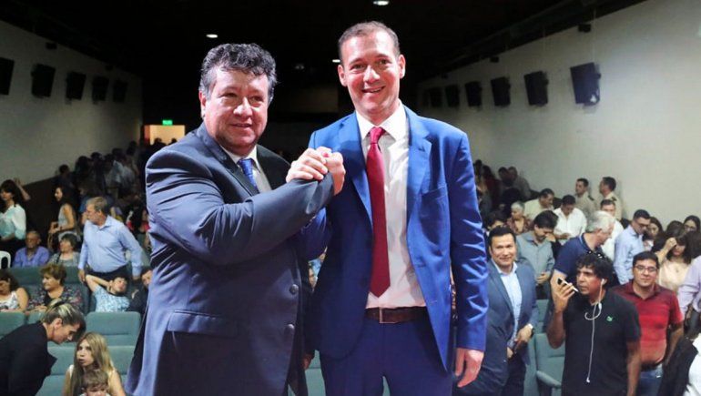 El gobernador participa de un maratón de asunciones en el interior