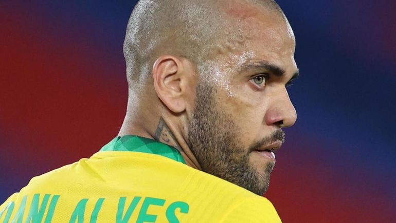 Polémica en España por la marcha atrás de la justicia en el caso Dani Alves