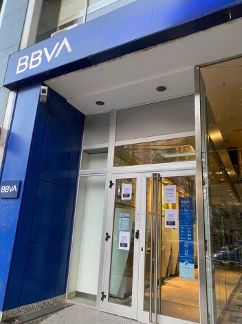 Los deudores de créditos UVA empapelaron las sucursales bancarias.