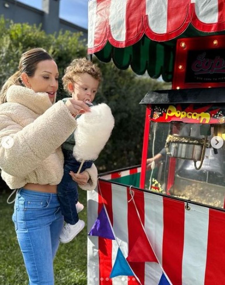 Noelia Marzol con su hijo Donatello.