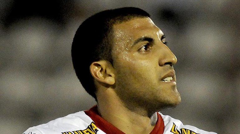 Wanchope la rompe en el Globo y Boca lo mira con cariño.