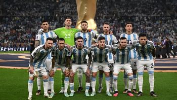 La Selección Argentina dejará atrás la indumentaria de Qatar 2022. La Selección Argentina dejará atrás la indumentaria de Qatar 2022.