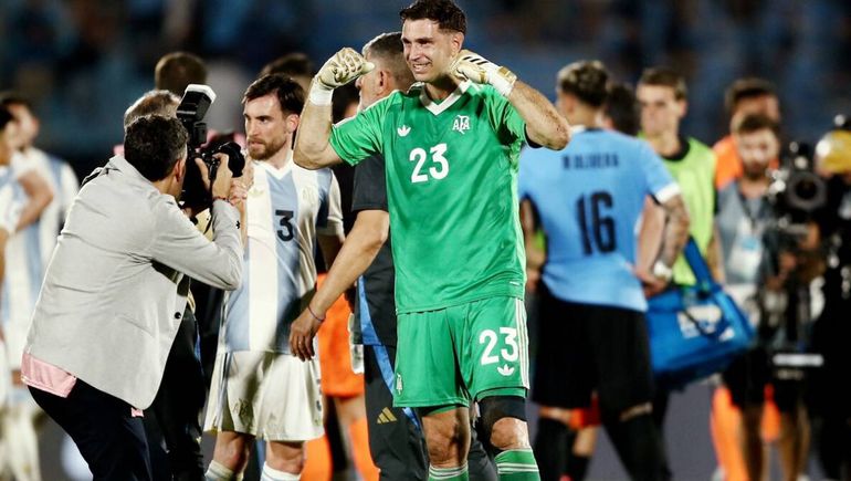 El récord al que llegó el Dibu Martínez en el arco de la Selección Argentina