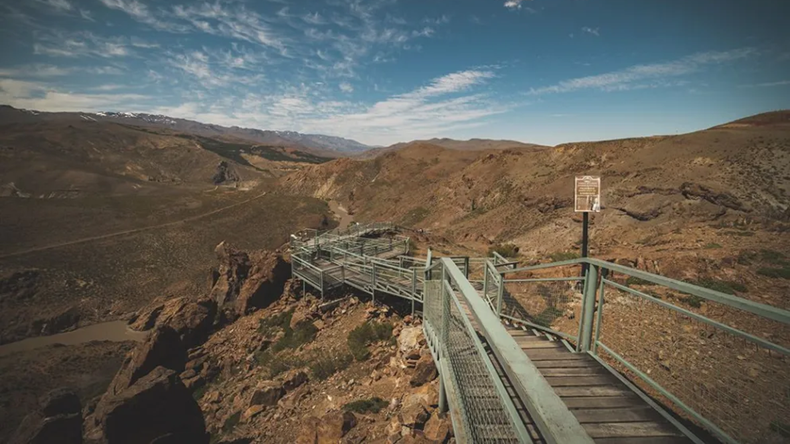 Se trata de un balcón natural suspendido a casi mil metros de altura en la Patagonia.