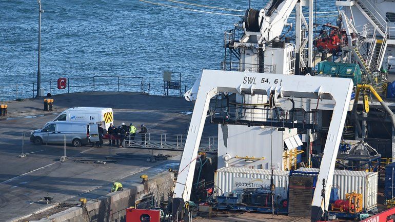 Así trasladaron el cuerpo rescatado del avión de Emiliano Sala