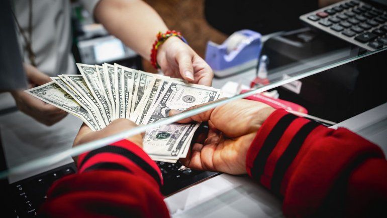 Actualización del dólar oficial este martes 15