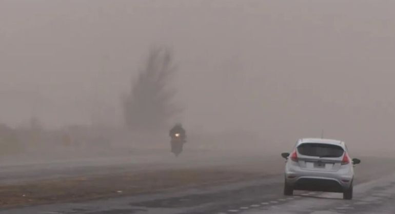 Se va a volar todo: alerta por vientos de más de 120 km/h y fuertes lluvias
