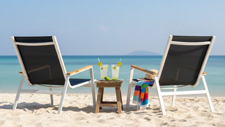 Más livianas y frescas que las de aluminio, las nuevas reposeras prometen ser el accesorio estrella del verano 2026. Más livianas y frescas que las de aluminio, las nuevas reposeras prometen ser el accesorio estrella del verano 2026.