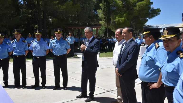 Rolando Figueroa anunció cambios en la Policía del Neuquén