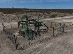 El descubrimiento del pozo RN CO x-1 en Catriel Oeste (Foto: Gobierno de Río Negro) El descubrimiento del pozo RN CO x-1 en Catriel Oeste (Foto: Gobierno de Río Negro)