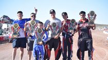 calor, mucha gente y campeones del ano en el karting con caja calor, mucha gente y campeones del ano en el karting con caja