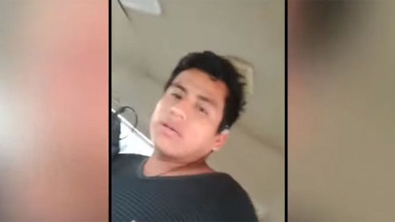 Pervertido fue filmado por una joven mientras se masturbaba en un colectivo