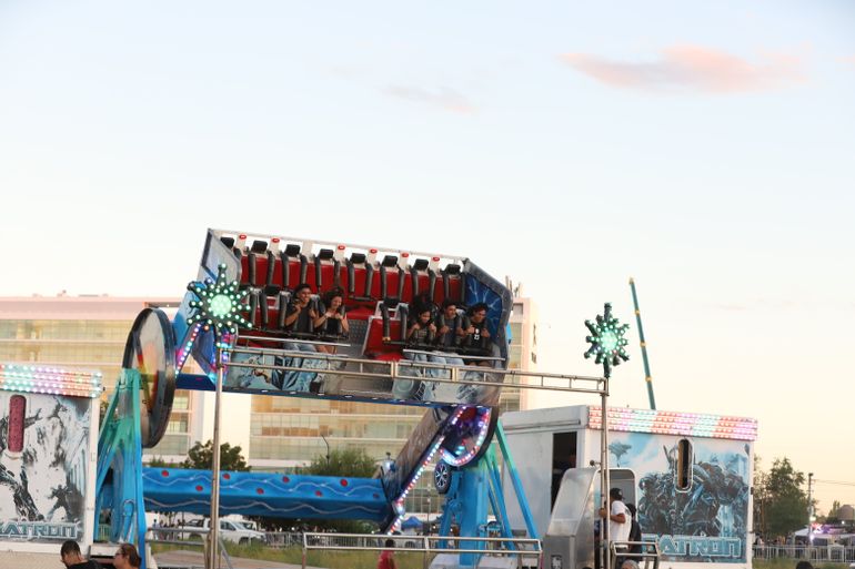 Fiesta de la Confluencia 2026: cuánto cuestan los juegos del parque de diversiones