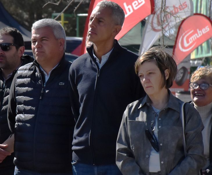 Ministro Banacloy: El término "barrera" es erróneo. La Norpatagonia debe controlar su "estatus sanitario" con la FUNBAPA para mayor eficiencia que SENASA. Ministro Banacloy: El término "barrera" es erróneo. La Norpatagonia debe controlar su "estatus sanitario" con la FUNBAPA para mayor eficiencia que SENASA.