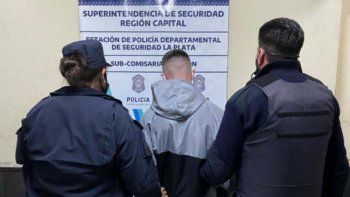 robo un telefono, lo quiso vender y lo atraparon robo un telefono, lo quiso vender y lo atraparon