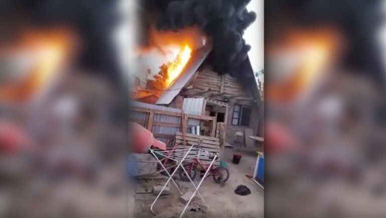 Un voraz incendio consumió una casa en Picún Leufú