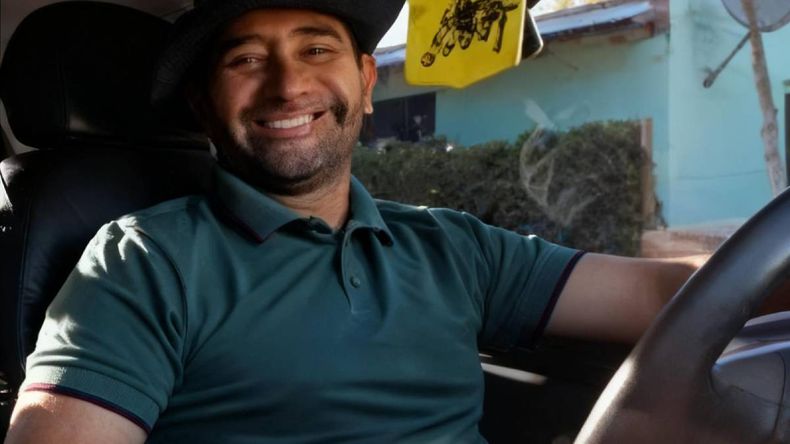 Tragedia en el norte neuquino: murió un maquinista municipal tras caer con su vehículo a un canal | LM Neuquen Tragedia en el norte neuquino: murió un maquinista municipal tras caer con su vehículo a un canal