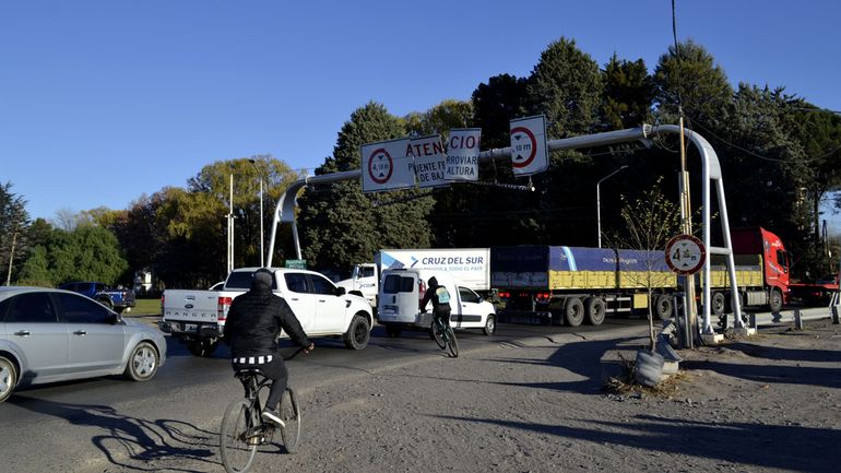 El Intendente de Cipolletti ratificó la instalación de dos pórticos sobre la ruta 151.