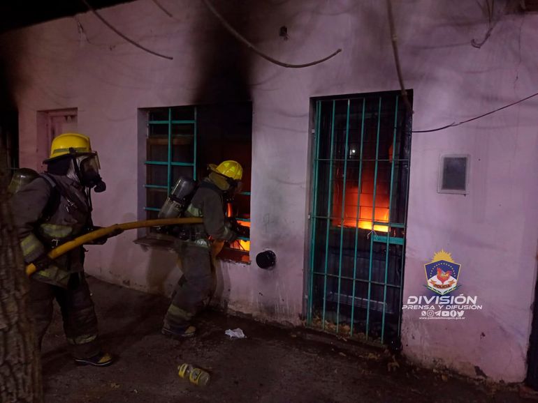 Conmoción en el oeste: un hombre murió en un incendio en su casa