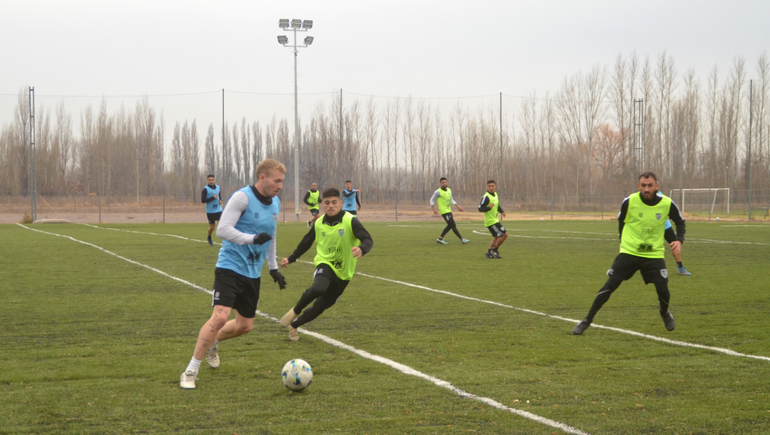 Cipolletti comienza otra semana de trabajo pensando en Villa Mitre. Foto: Antonio Spagnuolo
