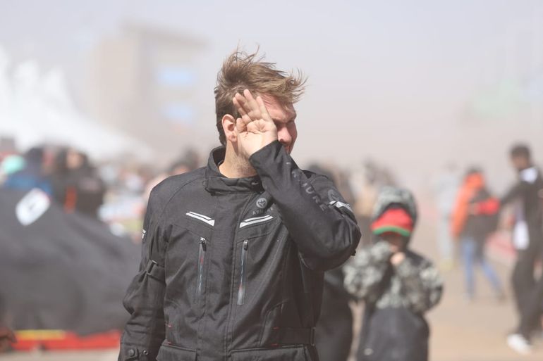 En 10 fotos, así se vive el TC en Centenario con la alerta amarilla por viento: ¡Tierra pura!