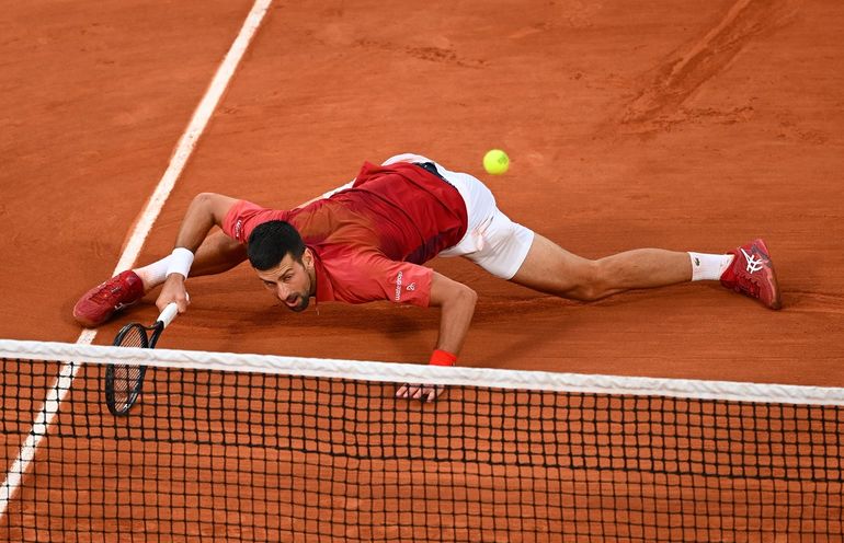 Novak Djokovic abandonó en Roland Garros y Jannik Sinner es el nuevo número 1 del mundo