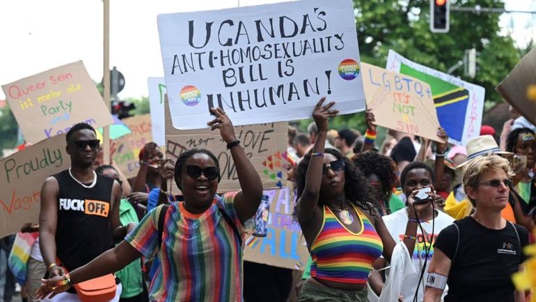 Uganda: van a la cárcel por actos homosexuales