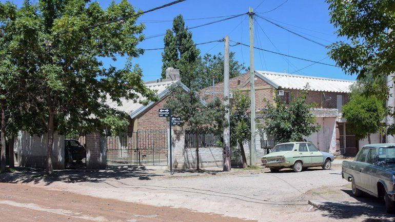 Manipulaba un arma y mató a su novia de un tiro: investigan si jugaban a la ruleta rusa