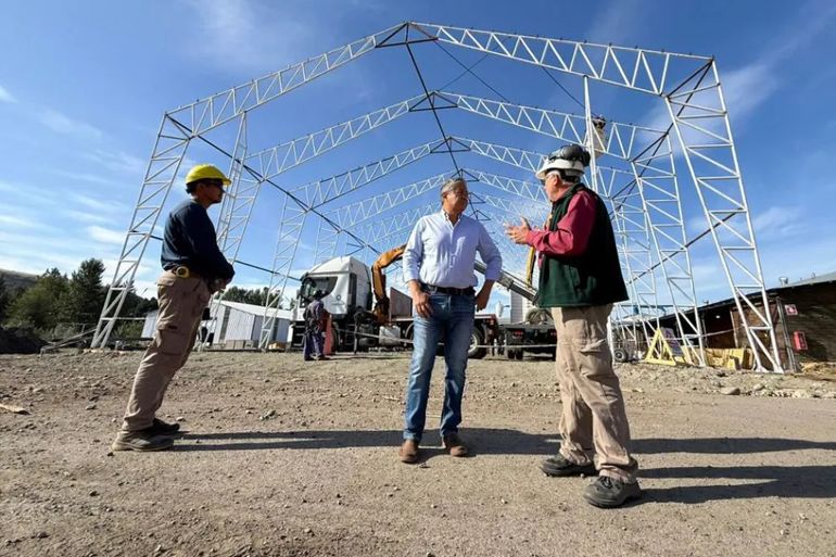 Rolando Figueroa visitó la Corporación Forestal Neuquina (Corfone) en Junín de los Andes.