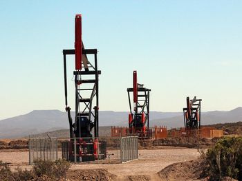 PECOM asumió como operador del clúster Campamento Central - Cañadón Perdido en Chubut. PECOM asumió como operador del clúster Campamento Central - Cañadón Perdido en Chubut.