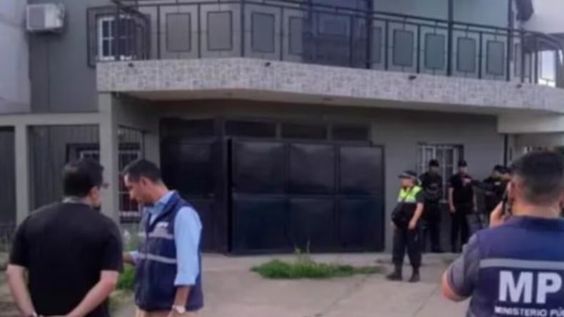 El domingo a la mañana su camioneta había sido encontrada cerrada en el barrio Villa Nueva, cerca de una cancha de fútbol. | LM Neuquen El domingo a la mañana su camioneta había sido encontrada cerrada en el barrio Villa Nueva, cerca de una cancha de fútbol.