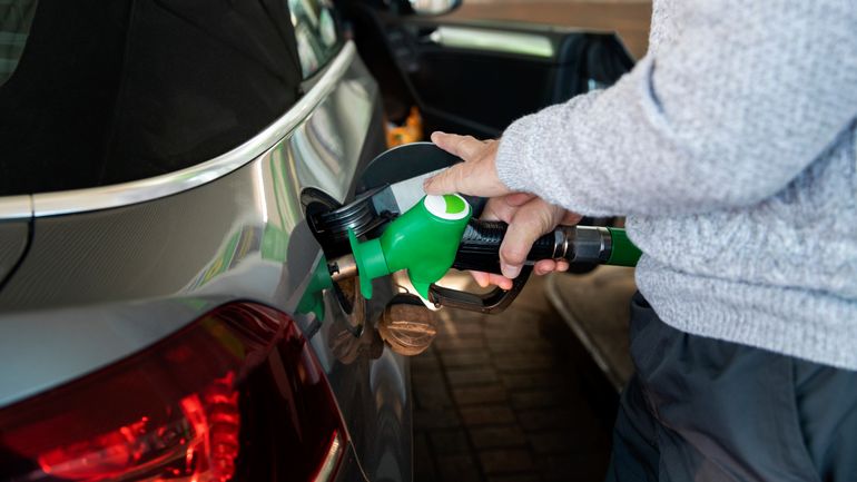 Hay una brecha de precio importante entre la nafta súper y premium. Foto: Freepik 