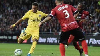 gol y triunfo en el debut de neymar en el psg
