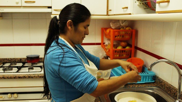 Las trabajadoras domésticas también tendrán un bono de hasta $14.000 por tres meses. Las trabajadoras domésticas también tendrán un bono de hasta $14.000 por tres meses.