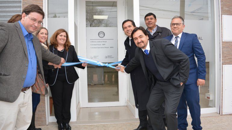 Autoridades judiciales y municipales