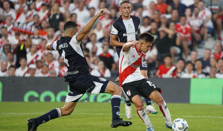 River dio una muestra de carácter y derrotó 3-1 a Gimnasia en el Monumental