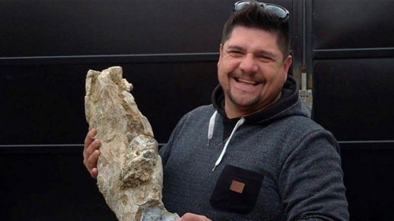 Pidió un camión con tierra y encontró huesos de un mastodonte