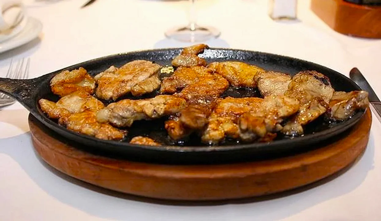 Las mollejas, una de las achuras más costosas para el asado... pero también de las más sabrosas. Las mollejas, una de las achuras más costosas para el asado... pero también de las más sabrosas.