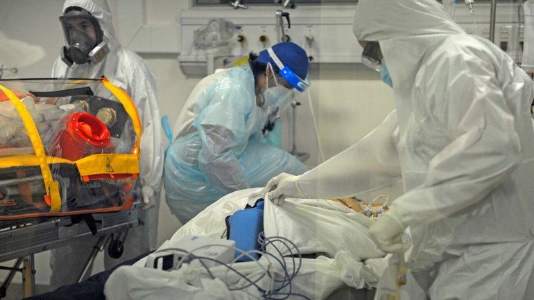En Chile solo quedan 146 camas críticas disponibles
