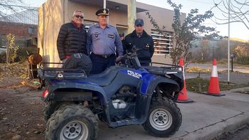 refuerzan el patrullaje en el manzanar con un cuatriciclo refuerzan el patrullaje en el manzanar con un cuatriciclo