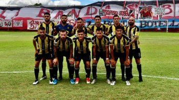 Jeldres, en la hilera de abajo, previo a la final con Maipú en Mendoza. Jeldres, en la hilera de abajo, previo a la final con Maipú en Mendoza.